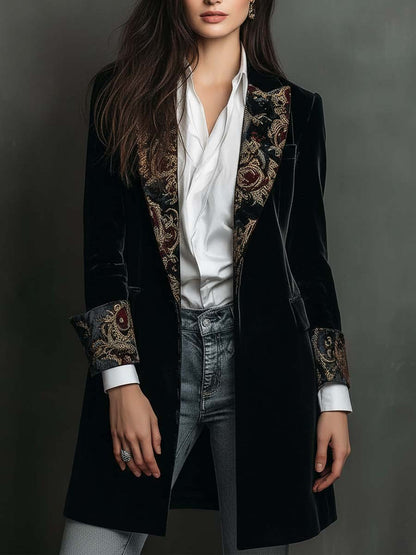 Camilla | Blazer entallado negro con estampado barroco