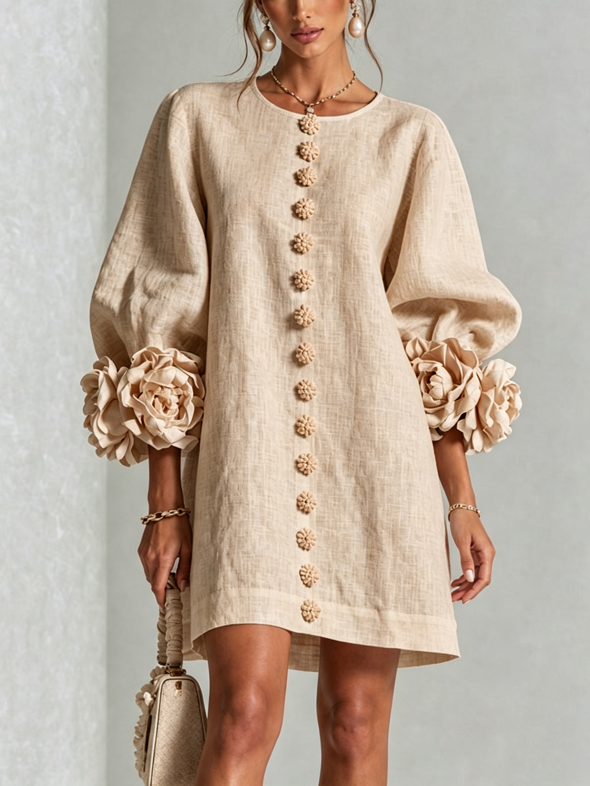 Amara | Vestido corto elegante con botones florales