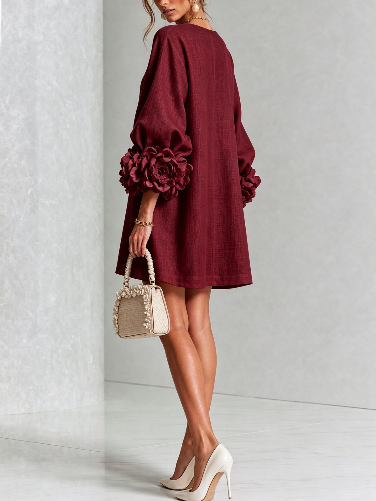 Amara | Vestido corto elegante con botones florales