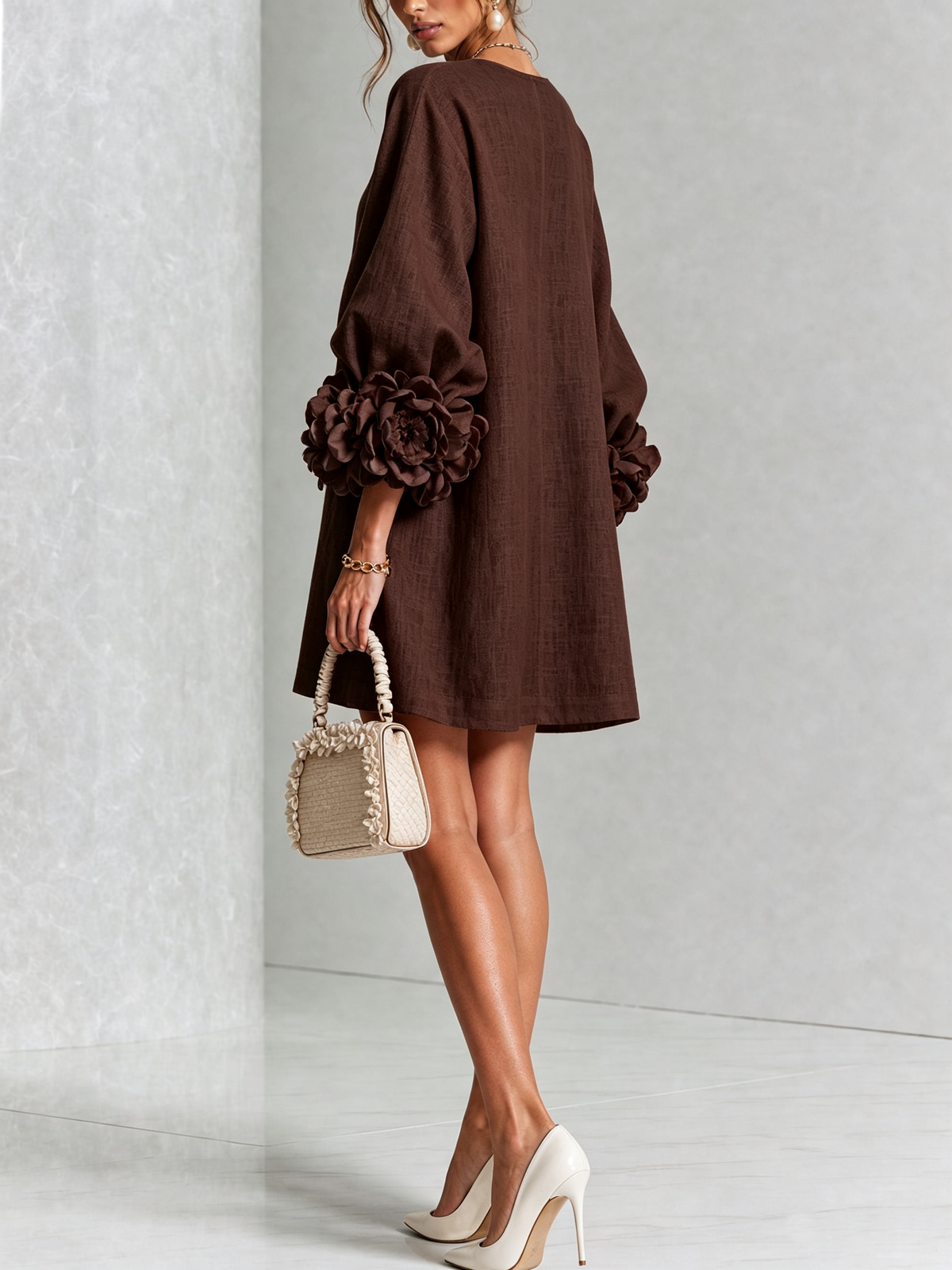 Amara | Vestido corto elegante con botones florales