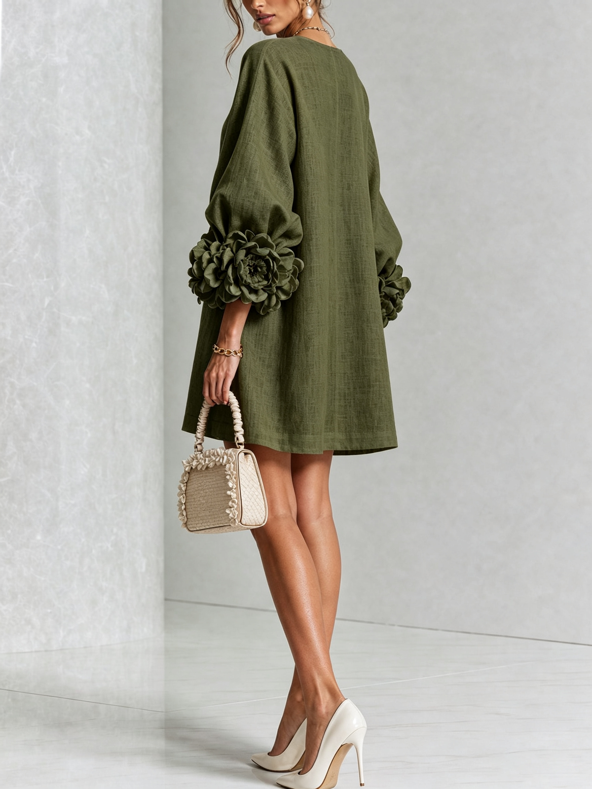 Amara | Vestido corto elegante con botones florales
