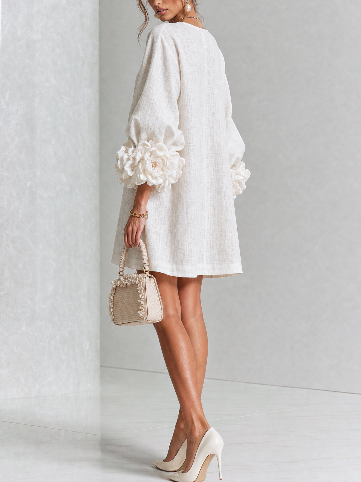 Amara | Vestido corto elegante con botones florales