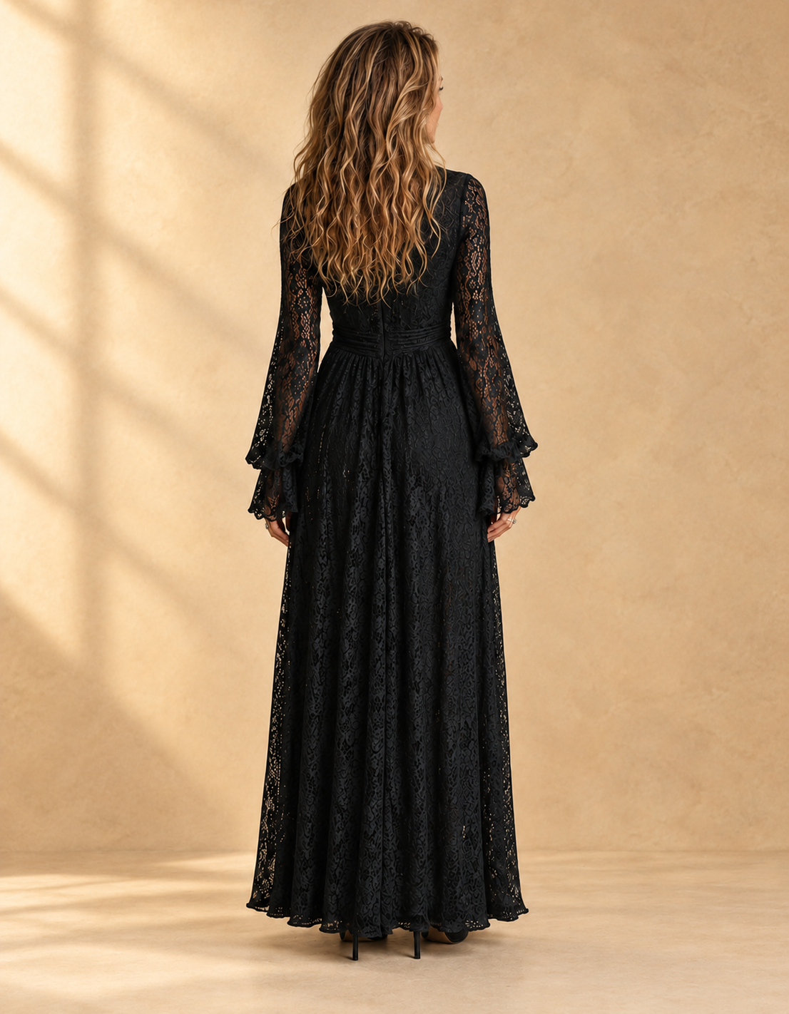 Cristiana | Vestido largo de encaje con escote profundo en V - Imagen 4